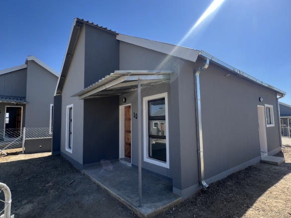 Free standing townhouses for sale- Otjomuise Ext 10