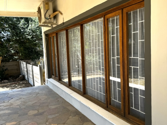 HOUSE FOR RENT- ACADEMIA